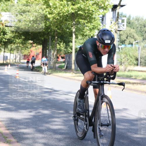 11.08.2024 - GEWOBA Citytriathlon Bremen H.Heesch http://msf.ph/oto/6767698 11.08.2024 10:18:53 Radfahren 1, 8, 82, 85 meine-sportfotos.de