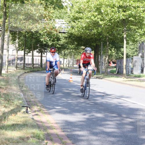 11.08.2024 - GEWOBA Citytriathlon Bremen H.Heesch http://msf.ph/oto/6767700 11.08.2024 10:18:55 Radfahren 1, 8, 82, 85, 96 meine-sportfotos.de