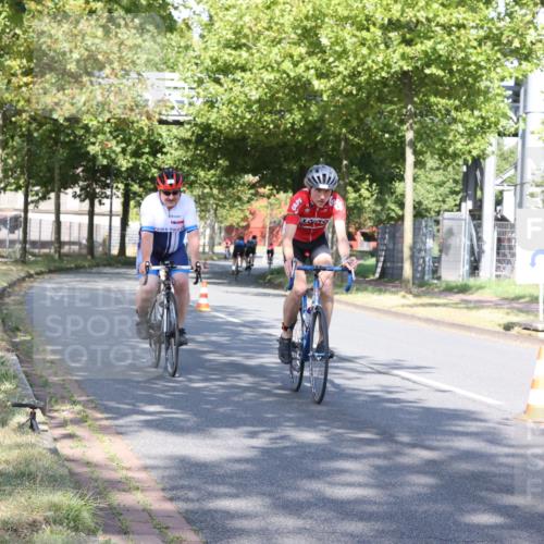 11.08.2024 - GEWOBA Citytriathlon Bremen H.Heesch http://msf.ph/oto/6767703 11.08.2024 10:18:56 Radfahren 1, 8, 82, 85, 96 meine-sportfotos.de