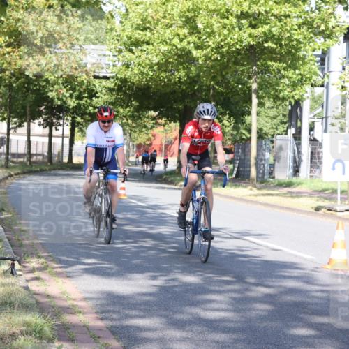 11.08.2024 - GEWOBA Citytriathlon Bremen H.Heesch http://msf.ph/oto/6767704 11.08.2024 10:18:56 Radfahren 1, 8, 82, 85, 96 meine-sportfotos.de