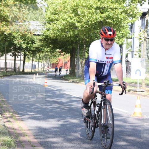 11.08.2024 - GEWOBA Citytriathlon Bremen H.Heesch http://msf.ph/oto/6767707 11.08.2024 10:18:56 Radfahren 1, 8, 82, 85, 96 meine-sportfotos.de
