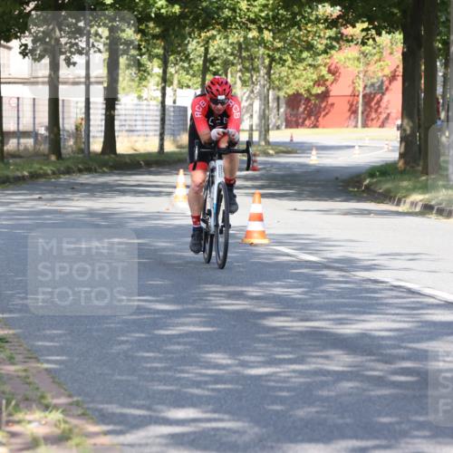 11.08.2024 - GEWOBA Citytriathlon Bremen H.Heesch http://msf.ph/oto/6767711 11.08.2024 10:19:04 Radfahren 1, 82, 85, 96 meine-sportfotos.de
