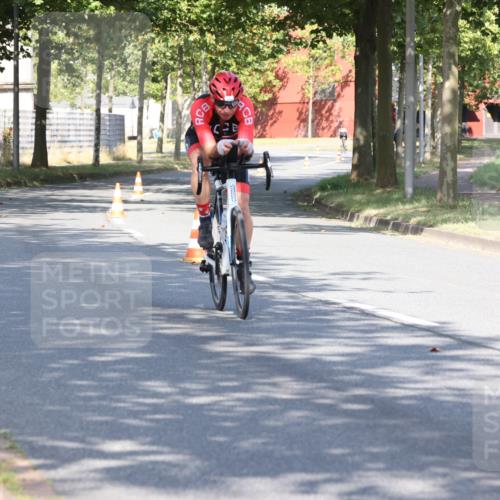 11.08.2024 - GEWOBA Citytriathlon Bremen H.Heesch http://msf.ph/oto/6767714 11.08.2024 10:19:04 Radfahren 1, 82, 85, 96 meine-sportfotos.de