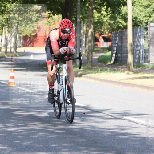 11.08.2024 - GEWOBA Citytriathlon Bremen H.Heesch http://msf.ph/oto/6767715 11.08.2024 10:19:05 Radfahren 1, 82, 85, 96 meine-sportfotos.de