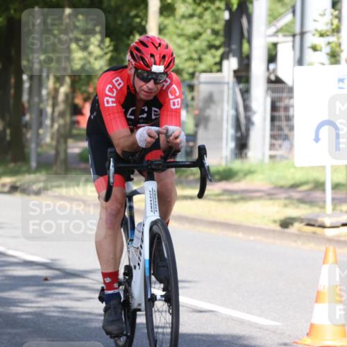 11.08.2024 - GEWOBA Citytriathlon Bremen H.Heesch http://msf.ph/oto/6767717 11.08.2024 10:19:05 Radfahren 1, 82, 85, 96 meine-sportfotos.de