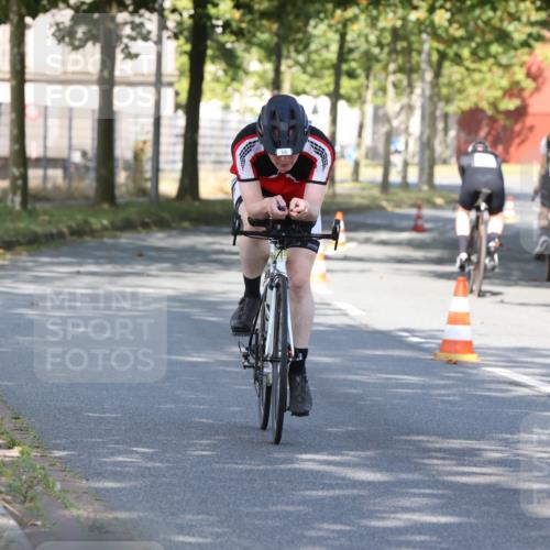 11.08.2024 - GEWOBA Citytriathlon Bremen H.Heesch http://msf.ph/oto/6767727 11.08.2024 10:20:29 Radfahren 16 meine-sportfotos.de