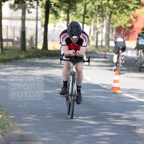 11.08.2024 - GEWOBA Citytriathlon Bremen H.Heesch http://msf.ph/oto/6767729 11.08.2024 10:20:29 Radfahren 16 meine-sportfotos.de