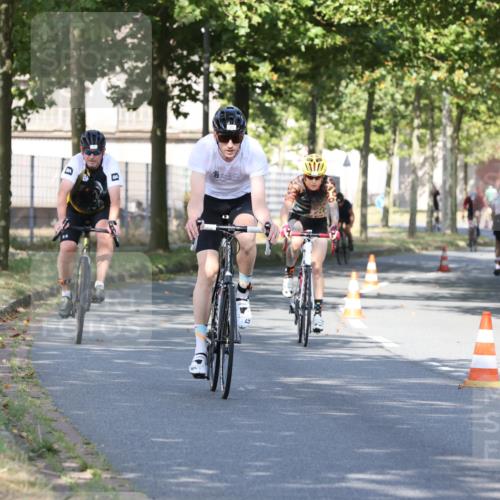 11.08.2024 - GEWOBA Citytriathlon Bremen H.Heesch http://msf.ph/oto/6767733 11.08.2024 10:20:47 Radfahren 7, 11, 20, 45, 52, 92 meine-sportfotos.de