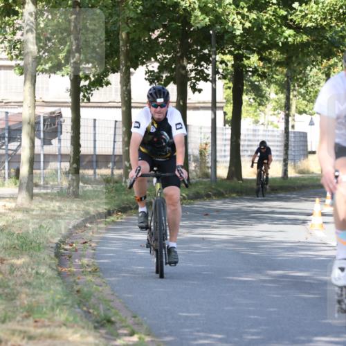 11.08.2024 - GEWOBA Citytriathlon Bremen H.Heesch http://msf.ph/oto/6767739 11.08.2024 10:20:48 Radfahren 7, 11, 20, 45, 52, 87, 92 meine-sportfotos.de