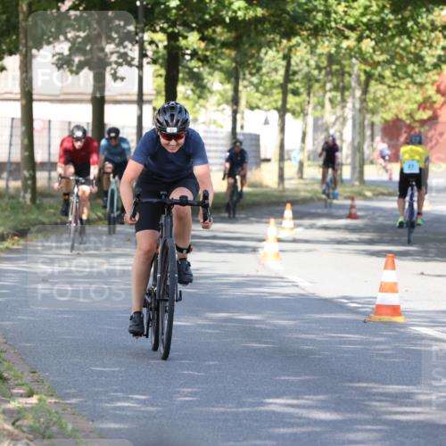 11.08.2024 - GEWOBA Citytriathlon Bremen H.Heesch http://msf.ph/oto/6767747 11.08.2024 10:20:54 Radfahren 4, 7, 11, 20, 45, 52, 58, 87, 92 meine-sportfotos.de