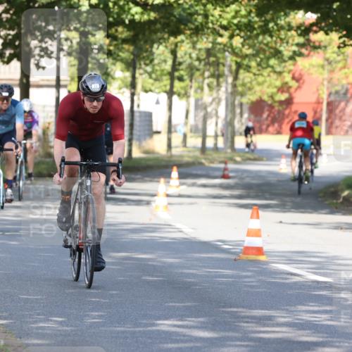 11.08.2024 - GEWOBA Citytriathlon Bremen H.Heesch http://msf.ph/oto/6767756 11.08.2024 10:20:56 Radfahren 4, 7, 11, 20, 45, 52, 58, 87, 92 meine-sportfotos.de