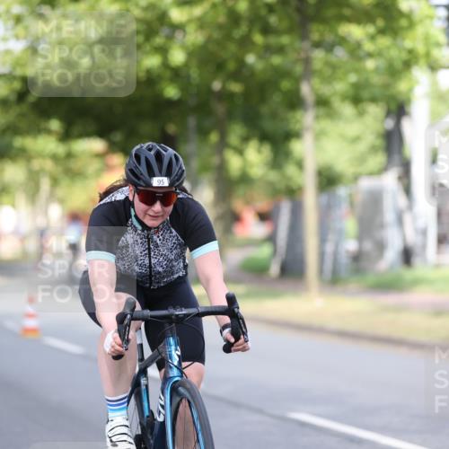 11.08.2024 - GEWOBA Citytriathlon Bremen H.Heesch http://msf.ph/oto/6767769 11.08.2024 10:38:25 Radfahren 3, 4, 11, 29, 43, 52, 58, 95 meine-sportfotos.de