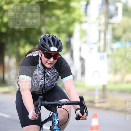 11.08.2024 - GEWOBA Citytriathlon Bremen H.Heesch http://msf.ph/oto/6767775 11.08.2024 10:38:25 Radfahren 3, 4, 11, 29, 43, 52, 58, 95 meine-sportfotos.de