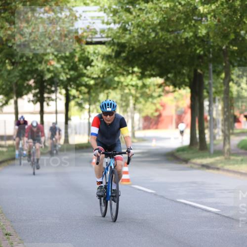 11.08.2024 - GEWOBA Citytriathlon Bremen H.Heesch http://msf.ph/oto/6767784 11.08.2024 10:38:29 Radfahren 3, 4, 11, 29, 43, 58, 95 meine-sportfotos.de