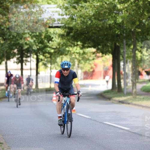 11.08.2024 - GEWOBA Citytriathlon Bremen H.Heesch http://msf.ph/oto/6767785 11.08.2024 10:38:29 Radfahren 3, 4, 11, 29, 43, 58, 95 meine-sportfotos.de