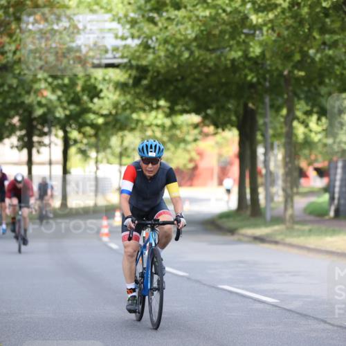 11.08.2024 - GEWOBA Citytriathlon Bremen H.Heesch http://msf.ph/oto/6767787 11.08.2024 10:38:29 Radfahren 3, 4, 11, 29, 43, 58, 95 meine-sportfotos.de