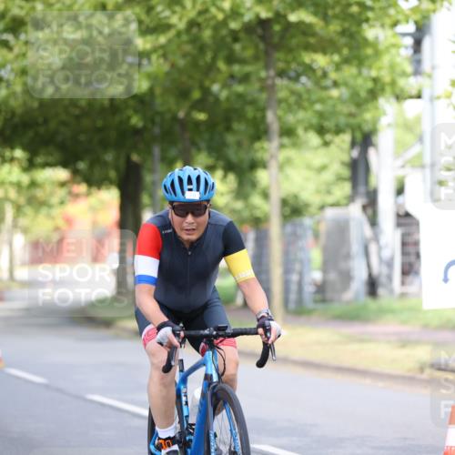 11.08.2024 - GEWOBA Citytriathlon Bremen H.Heesch http://msf.ph/oto/6767794 11.08.2024 10:38:29 Radfahren 3, 4, 11, 29, 43, 58, 95 meine-sportfotos.de