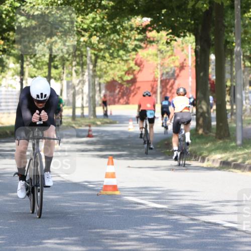 11.08.2024 - GEWOBA Citytriathlon Bremen H.Heesch http://msf.ph/oto/6767795 11.08.2024 10:21:09 Radfahren 4, 9, 11, 30, 31, 58, 71, 75, 87, 92 meine-sportfotos.de