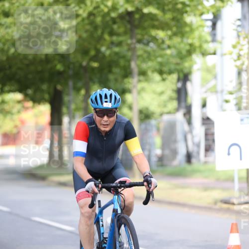 11.08.2024 - GEWOBA Citytriathlon Bremen H.Heesch http://msf.ph/oto/6767796 11.08.2024 10:38:29 Radfahren 3, 4, 11, 29, 43, 58, 95 meine-sportfotos.de