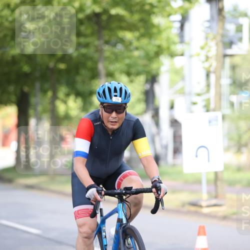 11.08.2024 - GEWOBA Citytriathlon Bremen H.Heesch http://msf.ph/oto/6767799 11.08.2024 10:38:29 Radfahren 3, 4, 11, 29, 43, 58, 95 meine-sportfotos.de
