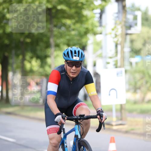 11.08.2024 - GEWOBA Citytriathlon Bremen H.Heesch http://msf.ph/oto/6767800 11.08.2024 10:38:30 Radfahren 3, 4, 11, 29, 43, 58, 95 meine-sportfotos.de
