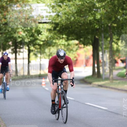 11.08.2024 - GEWOBA Citytriathlon Bremen H.Heesch http://msf.ph/oto/6767803 11.08.2024 10:38:31 Radfahren 4, 11, 29, 43, 58, 95 meine-sportfotos.de