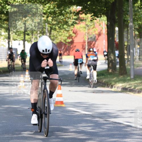 11.08.2024 - GEWOBA Citytriathlon Bremen H.Heesch http://msf.ph/oto/6767804 11.08.2024 10:21:09 Radfahren 4, 9, 11, 30, 31, 58, 71, 75, 87, 92 meine-sportfotos.de