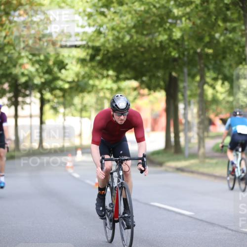 11.08.2024 - GEWOBA Citytriathlon Bremen H.Heesch http://msf.ph/oto/6767806 11.08.2024 10:38:31 Radfahren 4, 11, 29, 43, 58, 95 meine-sportfotos.de