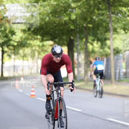 11.08.2024 - GEWOBA Citytriathlon Bremen H.Heesch http://msf.ph/oto/6767809 11.08.2024 10:38:31 Radfahren 4, 11, 29, 43, 58, 95 meine-sportfotos.de