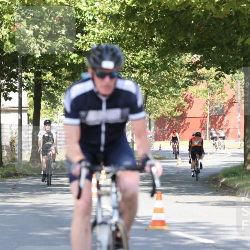 11.08.2024 - GEWOBA Citytriathlon Bremen H.Heesch http://msf.ph/oto/6767810 11.08.2024 10:21:11 Radfahren 4, 9, 30, 31, 58, 71, 75, 87, 92, 99 meine-sportfotos.de