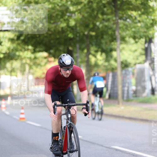 11.08.2024 - GEWOBA Citytriathlon Bremen H.Heesch http://msf.ph/oto/6767813 11.08.2024 10:38:31 Radfahren 4, 11, 29, 43, 58, 95 meine-sportfotos.de