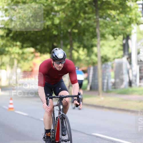 11.08.2024 - GEWOBA Citytriathlon Bremen H.Heesch http://msf.ph/oto/6767814 11.08.2024 10:38:31 Radfahren 4, 11, 29, 43, 58, 95 meine-sportfotos.de