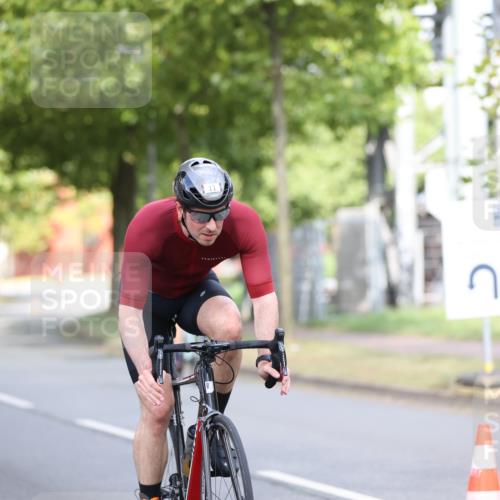 11.08.2024 - GEWOBA Citytriathlon Bremen H.Heesch http://msf.ph/oto/6767816 11.08.2024 10:38:31 Radfahren 4, 11, 29, 43, 58, 95 meine-sportfotos.de