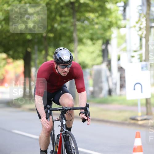 11.08.2024 - GEWOBA Citytriathlon Bremen H.Heesch http://msf.ph/oto/6767818 11.08.2024 10:38:31 Radfahren 4, 11, 29, 43, 58, 95 meine-sportfotos.de