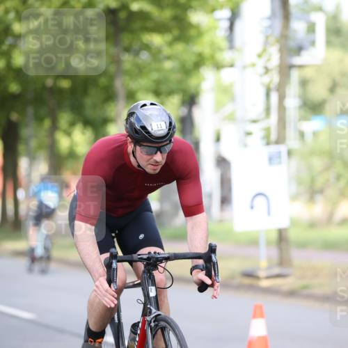 11.08.2024 - GEWOBA Citytriathlon Bremen H.Heesch http://msf.ph/oto/6767821 11.08.2024 10:38:31 Radfahren 4, 11, 29, 43, 58, 95 meine-sportfotos.de
