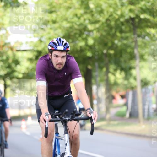 11.08.2024 - GEWOBA Citytriathlon Bremen H.Heesch http://msf.ph/oto/6767828 11.08.2024 10:38:33 Radfahren 4, 11, 29, 43, 58, 95 meine-sportfotos.de