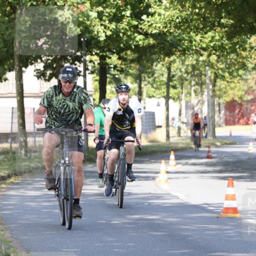 11.08.2024 - GEWOBA Citytriathlon Bremen H.Heesch http://msf.ph/oto/6767831 11.08.2024 10:21:14 Radfahren 4, 9, 30, 31, 58, 71, 75, 99 meine-sportfotos.de