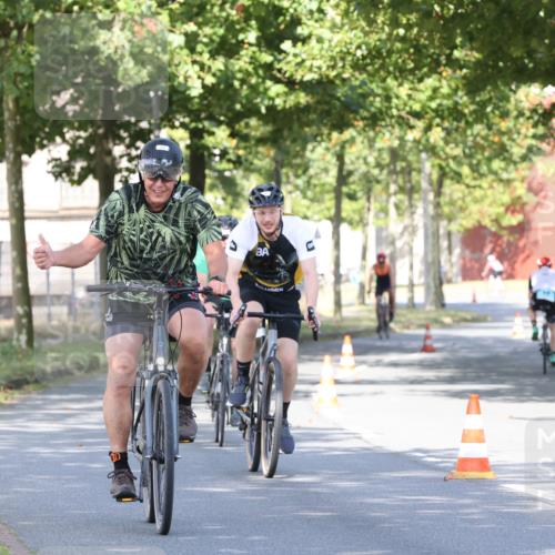 11.08.2024 - GEWOBA Citytriathlon Bremen H.Heesch http://msf.ph/oto/6767836 11.08.2024 10:21:15 Radfahren 9, 30, 31, 58, 71, 75, 99 meine-sportfotos.de