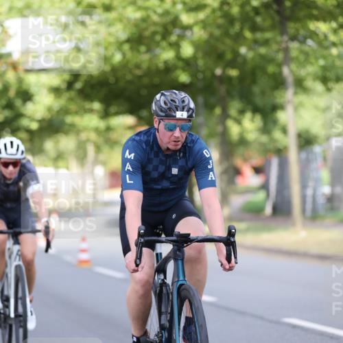 11.08.2024 - GEWOBA Citytriathlon Bremen H.Heesch http://msf.ph/oto/6767843 11.08.2024 10:38:34 Radfahren 4, 11, 29, 43, 58, 95 meine-sportfotos.de