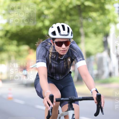 11.08.2024 - GEWOBA Citytriathlon Bremen H.Heesch http://msf.ph/oto/6767851 11.08.2024 10:38:34 Radfahren 4, 11, 29, 43, 58, 95 meine-sportfotos.de