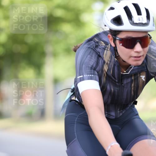 11.08.2024 - GEWOBA Citytriathlon Bremen H.Heesch http://msf.ph/oto/6767856 11.08.2024 10:38:35 Radfahren 4, 11, 29, 43, 58, 95 meine-sportfotos.de