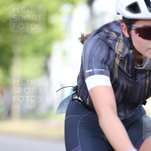 11.08.2024 - GEWOBA Citytriathlon Bremen H.Heesch http://msf.ph/oto/6767858 11.08.2024 10:38:35 Radfahren 4, 11, 29, 43, 58, 95 meine-sportfotos.de