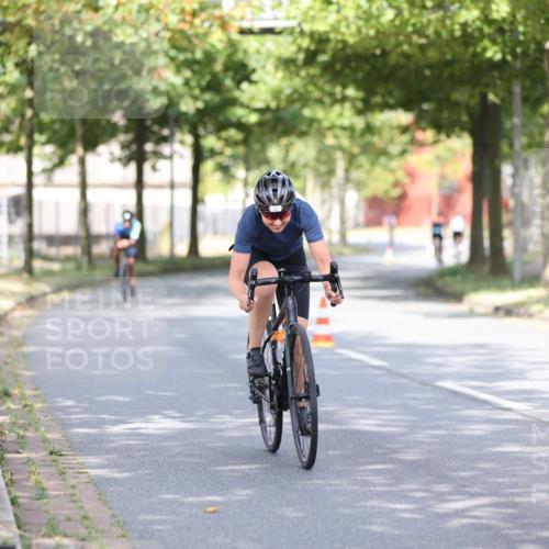 11.08.2024 - GEWOBA Citytriathlon Bremen H.Heesch http://msf.ph/oto/6767887 11.08.2024 10:38:57 Radfahren 31, 45, 91 meine-sportfotos.de