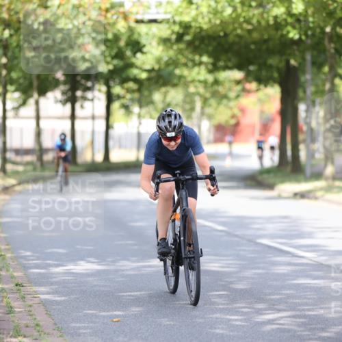 11.08.2024 - GEWOBA Citytriathlon Bremen H.Heesch http://msf.ph/oto/6767889 11.08.2024 10:38:57 Radfahren 31, 45, 91 meine-sportfotos.de