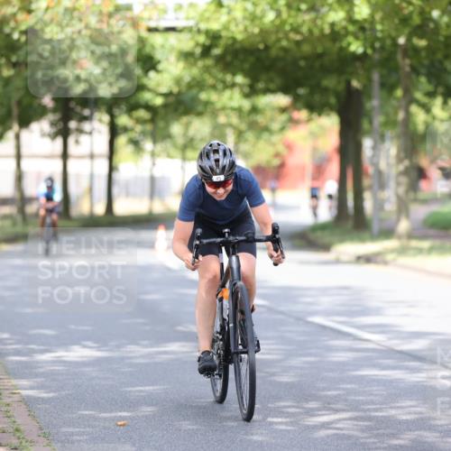 11.08.2024 - GEWOBA Citytriathlon Bremen H.Heesch http://msf.ph/oto/6767892 11.08.2024 10:38:57 Radfahren 31, 45, 91 meine-sportfotos.de