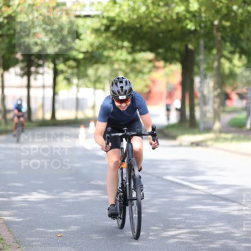 11.08.2024 - GEWOBA Citytriathlon Bremen H.Heesch http://msf.ph/oto/6767893 11.08.2024 10:38:57 Radfahren 31, 45, 91 meine-sportfotos.de