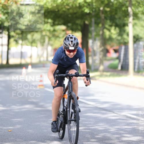 11.08.2024 - GEWOBA Citytriathlon Bremen H.Heesch http://msf.ph/oto/6767897 11.08.2024 10:38:58 Radfahren 20, 31, 45, 91 meine-sportfotos.de