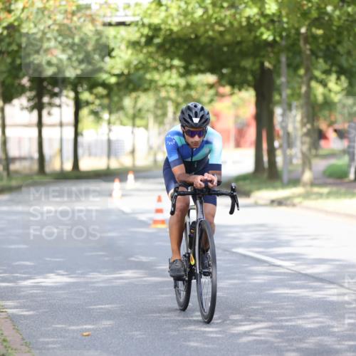 11.08.2024 - GEWOBA Citytriathlon Bremen H.Heesch http://msf.ph/oto/6767901 11.08.2024 10:39:00 Radfahren 20, 31, 45, 91 meine-sportfotos.de