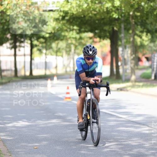 11.08.2024 - GEWOBA Citytriathlon Bremen H.Heesch http://msf.ph/oto/6767902 11.08.2024 10:39:00 Radfahren 20, 31, 45, 91 meine-sportfotos.de