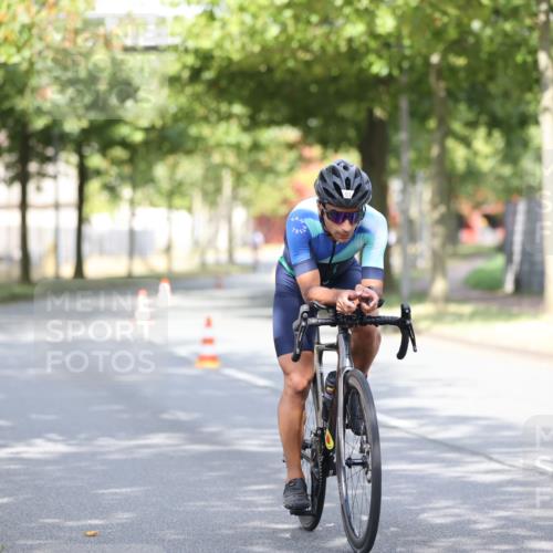 11.08.2024 - GEWOBA Citytriathlon Bremen H.Heesch http://msf.ph/oto/6767905 11.08.2024 10:39:00 Radfahren 20, 31, 45, 91 meine-sportfotos.de